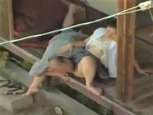 祖父にマンコを舐めれてたおばさんを目撃した甥「今ずっと見てたでしょ?、甥くんもしてみたい？?」