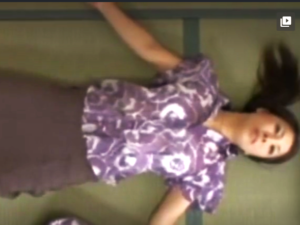 夫が入院中に 絶倫の義兄とSEXしまくる妻 義兄とSEX→病院で夫にフェラ→帰宅して義兄とSEX…