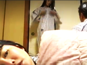 妻以外の女性とする夫を見て興奮する妻 妻自ら相手の女性に「最後は口でお願いします」と…