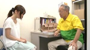 『主人に万引きしたなんて言わないでください、お願いします』『だったら、私の言うこときけるよね？』