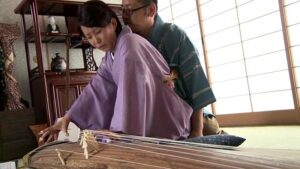 お琴を習いに行く目的は師匠の肉棒…